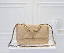 Load image into Gallery viewer, CC1070 CHANEL 19 Handbag / Small/Medium
