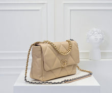 Load image into Gallery viewer, CC1070 CHANEL 19 Handbag / Small/Medium
