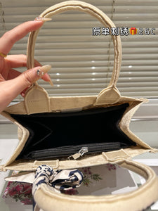 DR559 Book Tote Medium/Large