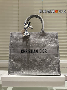 DR560 Book Tote Medium/Large