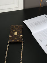 Load image into Gallery viewer, LB1440 Louis Vuitton Metis Tricolor Phone Pochette / 10 x 17 cm
