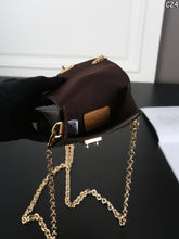 Load image into Gallery viewer, LB1440 Louis Vuitton Metis Tricolor Phone Pochette / 10 x 17 cm
