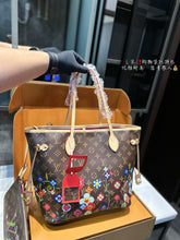 Load image into Gallery viewer, LB1336 Neverfull MM / 12.2 x 11 x 5.5 inches
