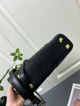 Load image into Gallery viewer, CC1056 Hobo Bag / 11x6.3x3.5inch
