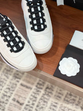 Load image into Gallery viewer, SE1716 Chanel Sneakers / Size5-12
