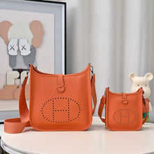 Load image into Gallery viewer, HM150 Hermes Evelyne TPM/PM
