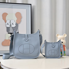 Load image into Gallery viewer, HM150 Hermes Evelyne TPM/PM
