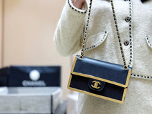 Load image into Gallery viewer, CC1530 Chanel Frame Flap Bag / HIGHEST QUALITY VERSION  / 20 × 12.5 × 6.5 cm
