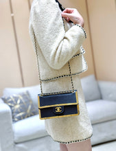 Load image into Gallery viewer, CC1530 Chanel Frame Flap Bag / HIGHEST QUALITY VERSION  / 20 × 12.5 × 6.5 cm
