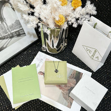 Load image into Gallery viewer, JW836 Vintage Alhambra Necklace
