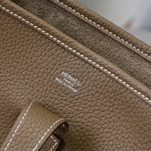 Load image into Gallery viewer, HM149 Hermes Evelyne TPM/PM
