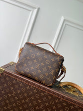 Load image into Gallery viewer, LB1601 LV Pochette Métis East West / HIGHEST QUALITY VERSION  / 21.5 × 13.5 × 6 cm
