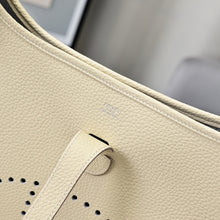 Load image into Gallery viewer, HM147 Hermes Evelyne TPM/PM
