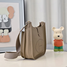 Load image into Gallery viewer, HM146 Hermes Evelyne TPM/PM
