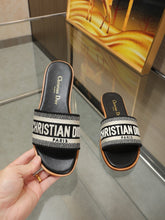 Load image into Gallery viewer, SE1457 Dior Dway Slide / Size5-11
