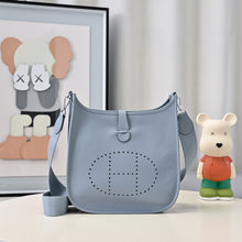 Load image into Gallery viewer, HM145 Hermes Evelyne TPM/PM
