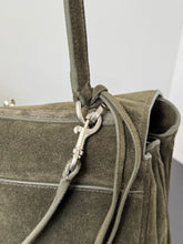 Load image into Gallery viewer, BCG092 Balenciaga Rodeo Medium Handbag / HIGHEST QUALITY VERSION  / 35 × 23.3 × 10.9 cm
