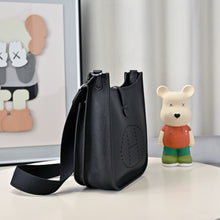 Load image into Gallery viewer, HM142 Hermes Evelyne TPM/PM
