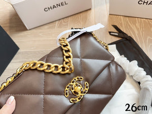 CC793 CHANEL 19 Handbag / Small/Large