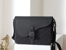 Load image into Gallery viewer, DR683 Dior Saddle Messenger Bag / HIGHEST QUALITY VERSION  / 31 × 23 × 8 cm
