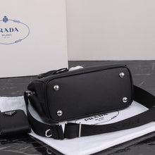 Load image into Gallery viewer, PD239 Small Prada Galleria Saffiano Leather Bag / 9x6.5x3.9inch
