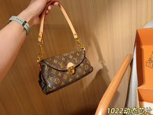 Load image into Gallery viewer, LB1444 Louis Vuitton Sunset Bag / 24 x 12 x 8 cm
