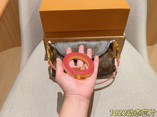 Load image into Gallery viewer, LB1444 Louis Vuitton Sunset Bag / 24 x 12 x 8 cm
