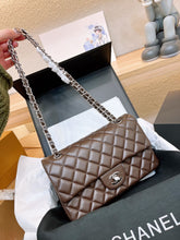 Load image into Gallery viewer, CC862 Classic Handbag / 6 × 9.9 × 2.5 in
