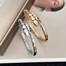 Load image into Gallery viewer, JW879 B Serpenti Viper Bracelet
