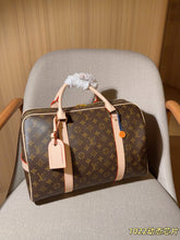 Load image into Gallery viewer, LB1448 Louis Vuitton Keepall Bandoulière 40 / 40 x 28 x 21 cm
