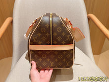 Load image into Gallery viewer, LB1448 Louis Vuitton Keepall Bandoulière 40 / 40 x 28 x 21 cm
