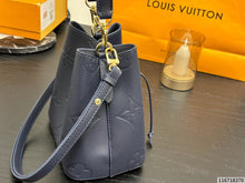 Load image into Gallery viewer, LB1606 LV Noé BB Bucket Bag / 22 × 24 × 15 cm
