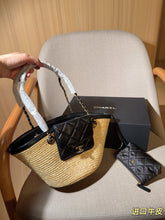 Load image into Gallery viewer, CC1391 Chanel Raffia Tote Bag / 18 x 19 x 12 cm
