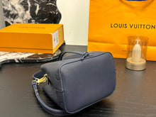 Load image into Gallery viewer, LB1606 LV Noé BB Bucket Bag / 22 × 24 × 15 cm
