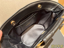 Load image into Gallery viewer, CC1391 Chanel Raffia Tote Bag / 18 x 19 x 12 cm

