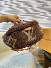 Load image into Gallery viewer, LB907  LV SKI / 14.6 x 5.5 x 5.1 inches
