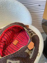 Load image into Gallery viewer, LB907  LV SKI / 14.6 x 5.5 x 5.1 inches
