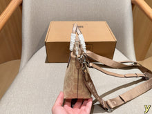 Load image into Gallery viewer, COH001 Coach Mini City Tote Bag / Signature Canvas / 17 x 14 x 9 cm
