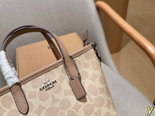 Load image into Gallery viewer, COH001 Coach Mini City Tote Bag / Signature Canvas / 17 x 14 x 9 cm
