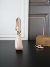 Load image into Gallery viewer, COH005 COACH Teri 24 Shoulder Bag / 24 x 14 cm
