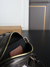 Load image into Gallery viewer, COH006 COACH Rowan 17 Boston Bag / 17 x 12 cm

