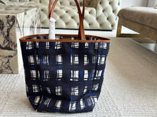 Load image into Gallery viewer, PD367 Small Tote Bag / 11x13.8x5.9inch
