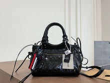 Load image into Gallery viewer, BCG072 Balenciaga Classic City Bag / 24 x 15 cm
