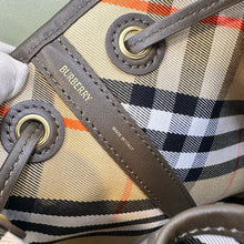Load image into Gallery viewer, BUR131 Medium Check Bucket Bag / 10.8 x 6.3 x 22.4in / HIGHEST QUALITY VERSION
