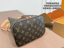 Load image into Gallery viewer, LB1454 Louis Vuitton NeoNoé BB  / 20 x 21 cm
