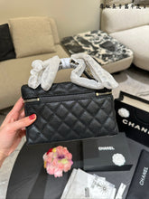 Load image into Gallery viewer, CC1068 Vanity with Chain / 6.7x7.7x2.3inch
