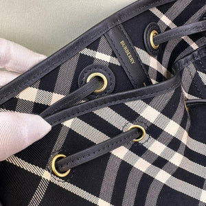 BUR132 Medium Check Bucket Bag / 10.8 x 6.3 x 22.4in / HIGHEST QUALITY VERSION