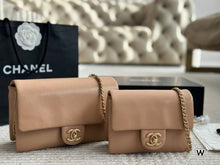 Load image into Gallery viewer, CC1067 Mini/Small Flap Bag
