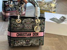 Load image into Gallery viewer, DR482 Medium Lady D-Lite Bag / 9.5 x 8 x 4.5 inches
