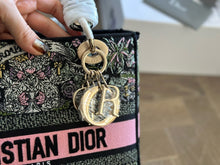 Load image into Gallery viewer, DR482 Medium Lady D-Lite Bag / 9.5 x 8 x 4.5 inches
